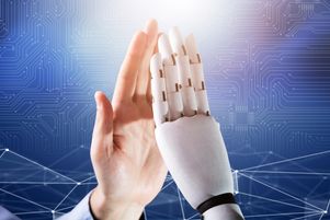 Pour Mgr Wintzer, « les technologies ne sont pas des outils neutres » et « répondent à des choix stratégiques, influent voire formatent leurs utilisateurs ».