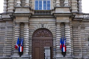 Le Parlement a définitivement adopté lundi 19 mai 2025, après un ultime vote du Sénat, une proposition de loi de Gabriel Attal pour durcir la justice des mineurs et responsabiliser les parents de mineurs délinquants.