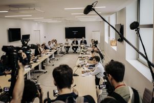 Les partenaires sociaux réunis en « conclave » pour tenter d’aménager la réforme des retraites, à Paris, le 17 juin. Les négociations ont échoué.