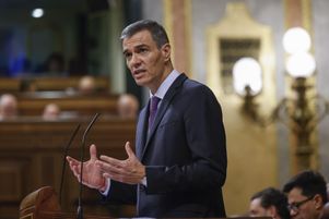 Le premier ministre espagnol Pedro Sanchez a présenté son plan anticorruption, élaboré avec l’OCDE, lors de la séance plénière hebdomadaire du Congrès des députés à Madrid, le 9 juillet 2025.