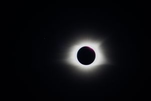 Ténèbres  : une éclipse de soleil