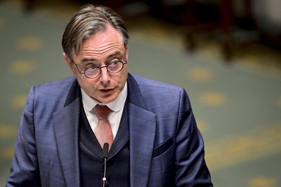 Le conservateur flamand Bart De Wever. Conformément au vœu de son gouvernement, la Belgique a acté jeudi 15 mai 2025 son renoncement à sortir du nucléaire par un vote des députés abrogeant une loi emblématique de 2003.