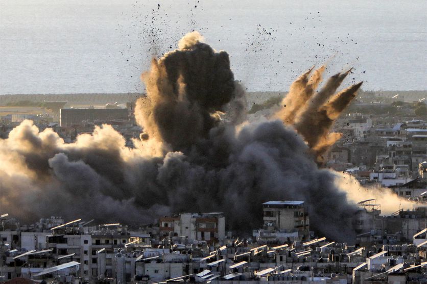 Un nuage de fumée apparaît à la suite d’une frappe aérienne israélienne sur la banlieue sud de Beyrouth, au Liban, le 19 octobre.