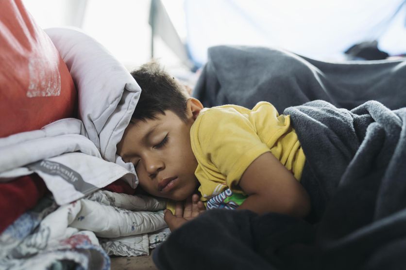 Javier, le narrateur de « Solito » rêve de rejoindre ses parents aux Etats-Unis, comme cet enfant photographié en avril 2021 dans un camp de migrants à la frontière entre le Mexique et les Etats-Unis. 