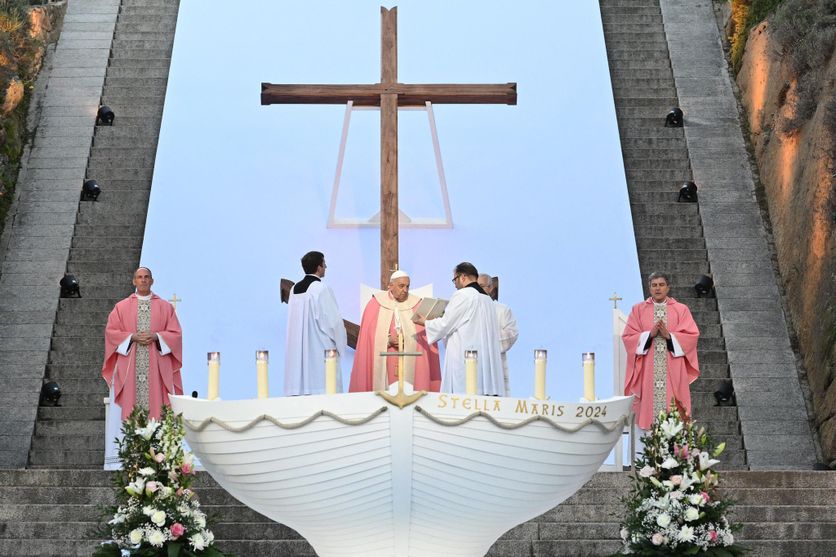 Dimanche 15 décembre 2024, le pape François a présidé la messe sur la place du Casone d’Ajaccio.