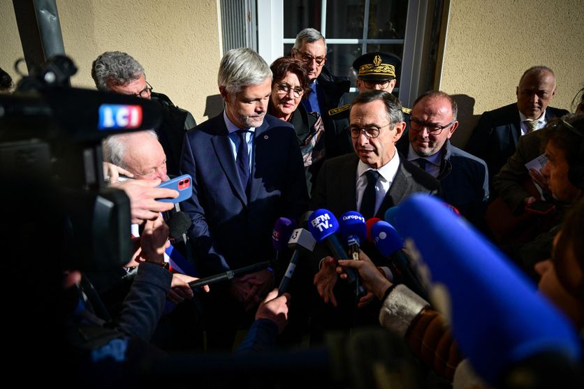 Bruno Retailleau (à gauche) et Laurent Wauquiez (à droite) devant la presse en novembre 2024.
