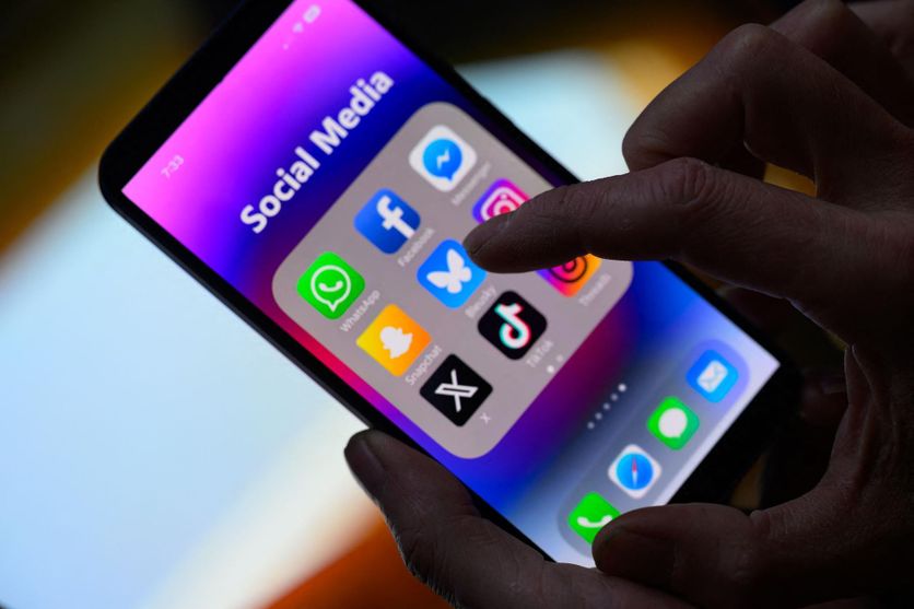 L’État français a choisi de changer son outil de veille sur les réseaux sociaux, passant d’un prestataire français au logiciel Talkwalker, appartenant à l’entreprise Hootsuite située au Canada et détenue par des capitaux américains.